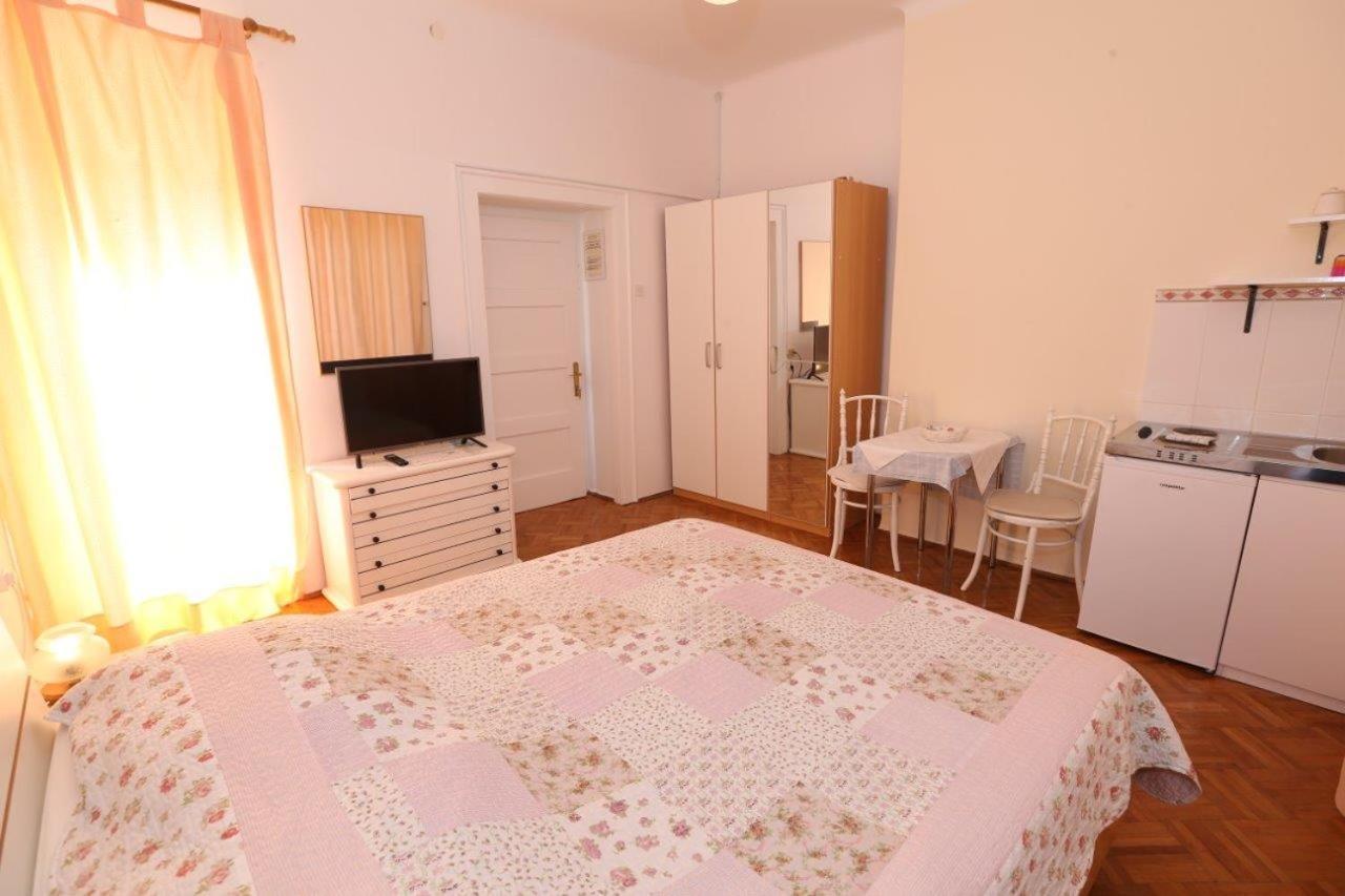 Studio Apartments Cavrak With Terrace Baška Exteriér fotografie