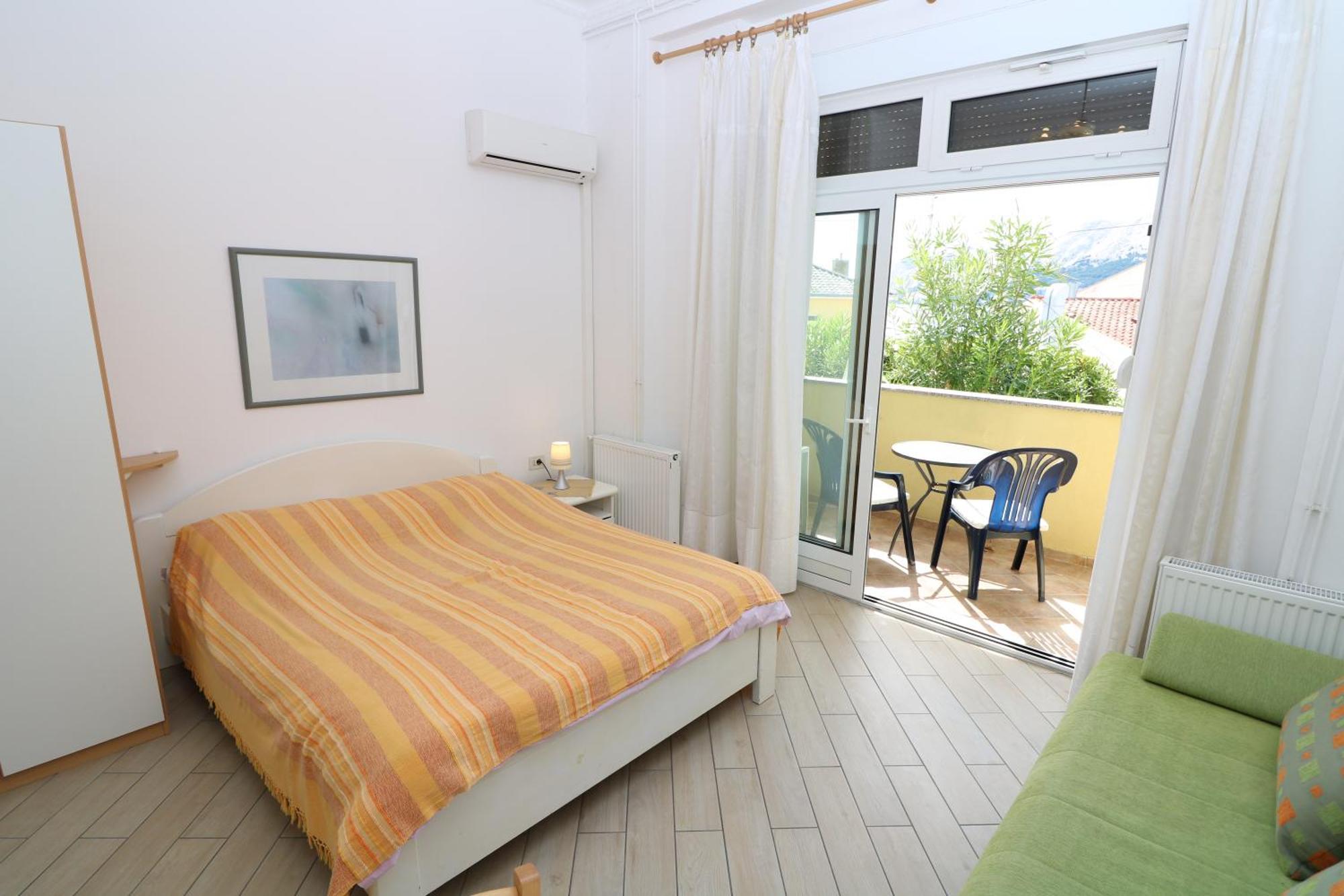 Studio Apartments Cavrak With Terrace Baška Pokoj fotografie