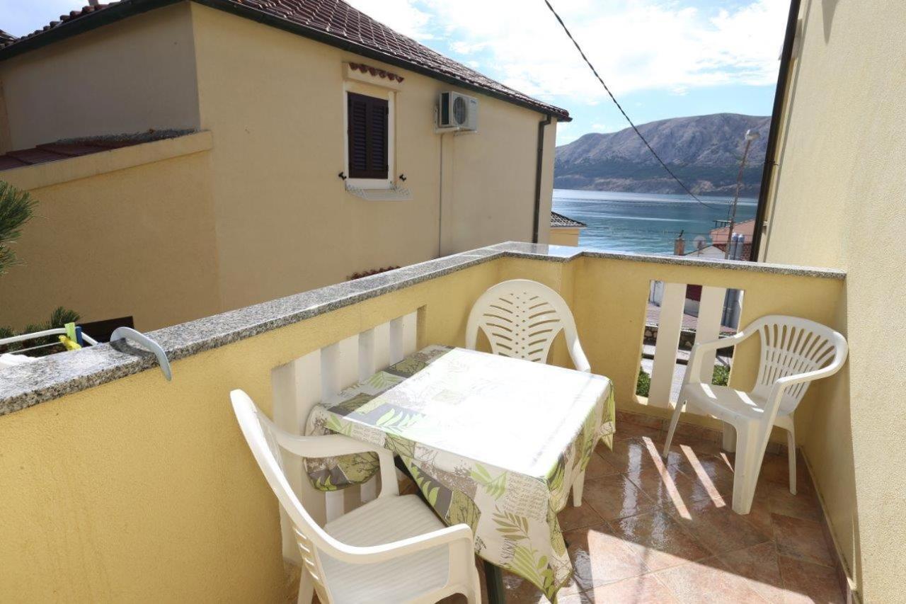 Studio Apartments Cavrak With Terrace Baška Pokoj fotografie