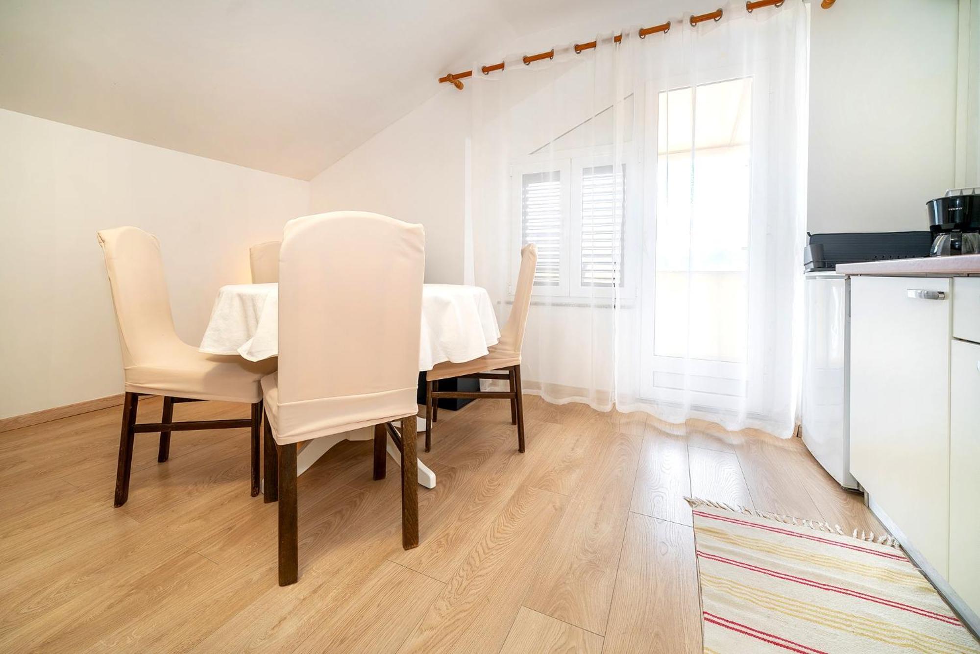 Studio Apartments Cavrak With Terrace Baška Exteriér fotografie