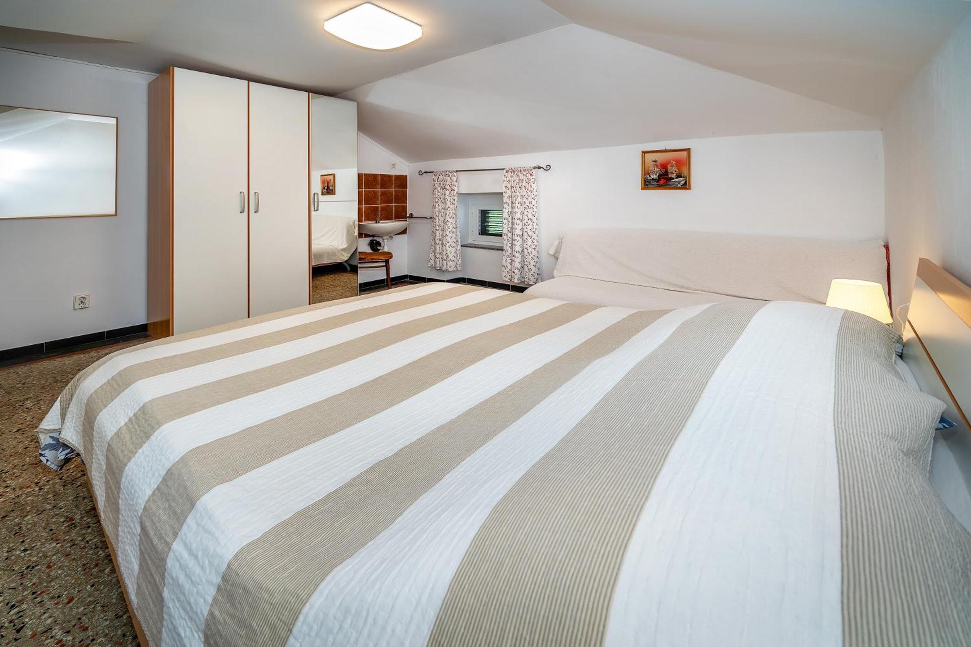 Studio Apartments Cavrak With Terrace Baška Exteriér fotografie